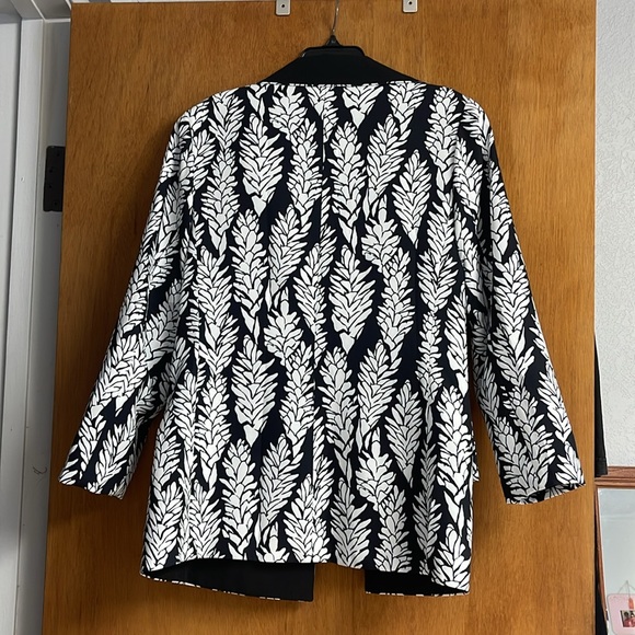 Lexbreezy Awapuhi Blazer. - Picture 2 of 3